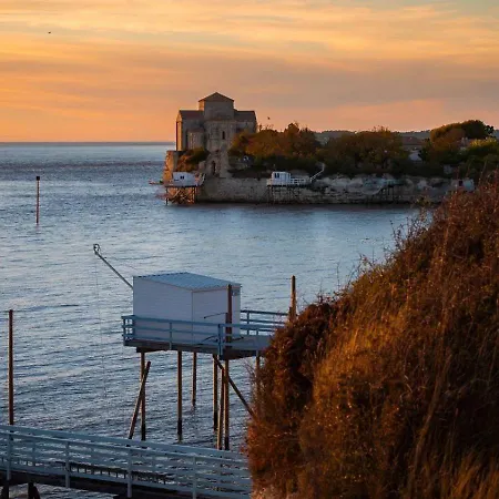 Avec Duo Et Piscine Дом отдыха Semussac