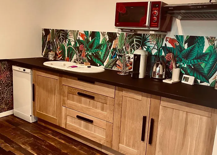 L Sous Les Tropiques *